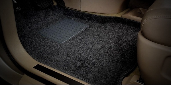 Популярные материалы, из которых изготавливаются коврики в салон автомобиля